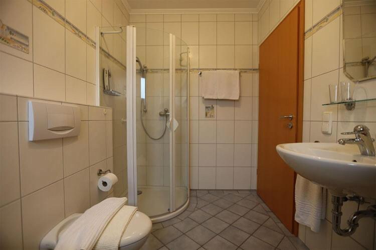 Holiday Flat With Idyllic Garden In Daun Exterior foto